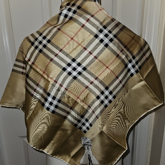 Authentic Vintage Burberry Scarve - Picture 4 of 5